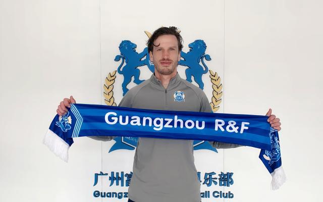 世界杯分组-官宣！瑞典籍球员斯文森加盟广州城 签订1年期合同