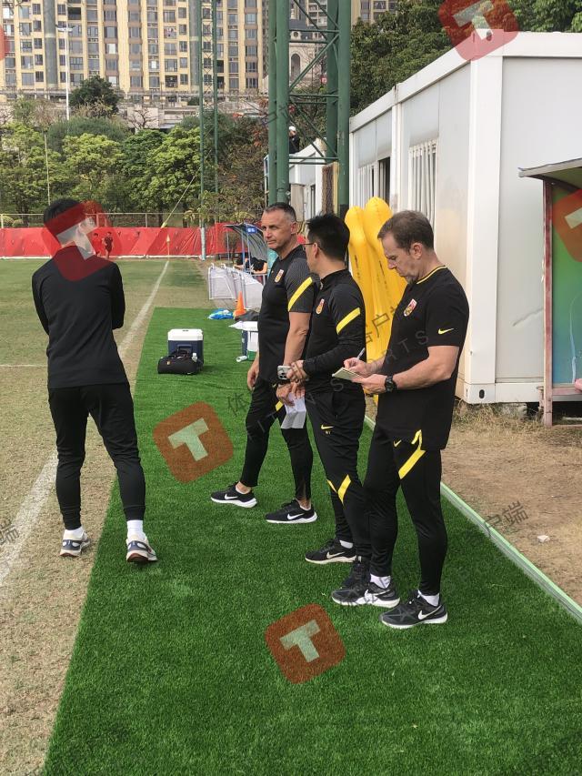 比赛结果-久尔杰维奇述职后现身07精英训练营 未来仍未确定